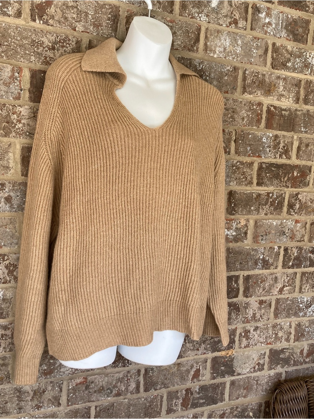 Vince Camuto  Knit Sweater with Collar size Medium Camel - Picture 2 of 9